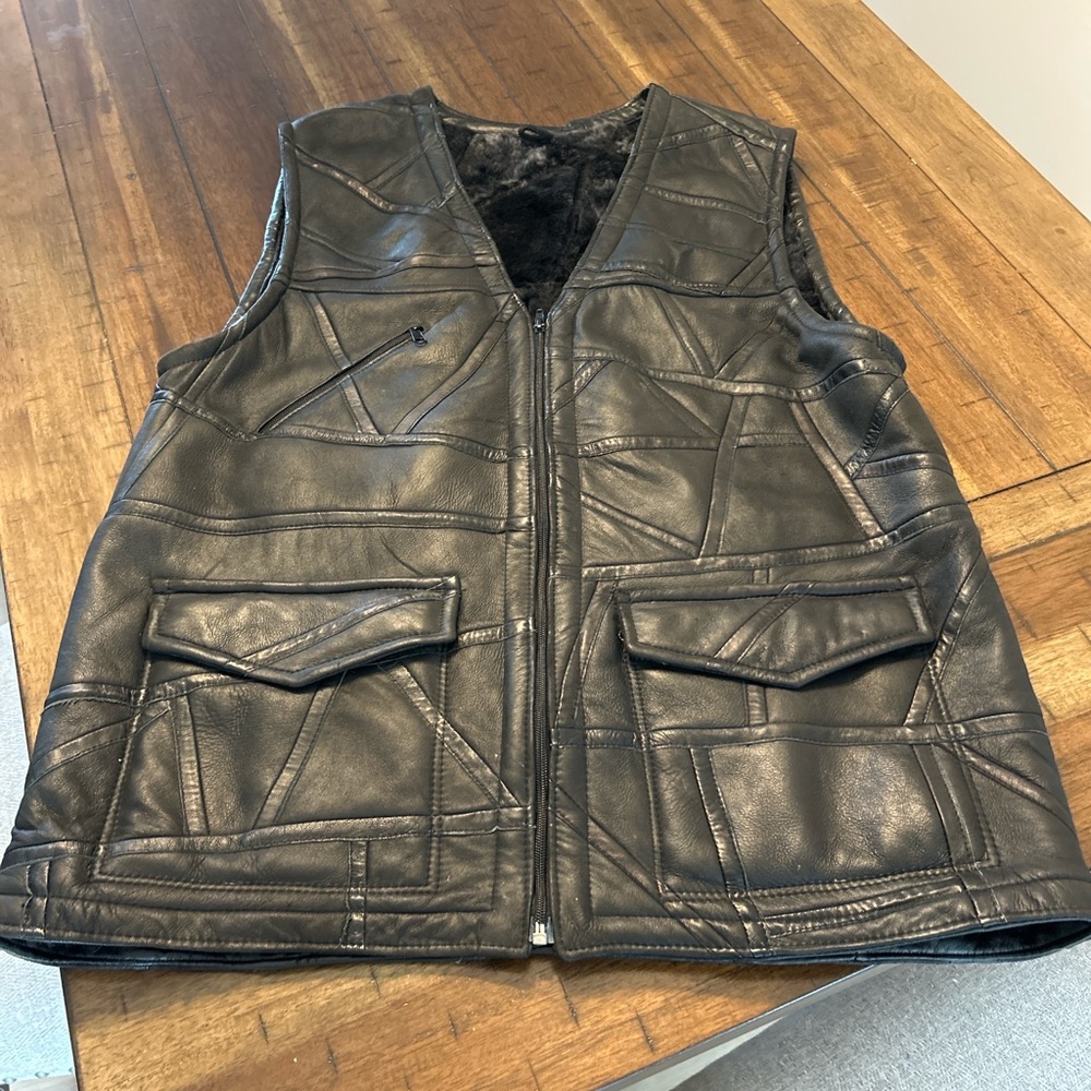 Delta Black Leather Vest Size L with Faux Fur GUC